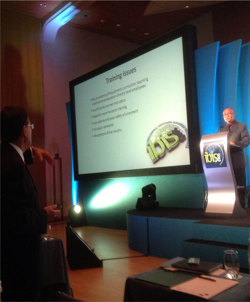 1445913997552571.jpg 國(guó)際交流1 800.jpg